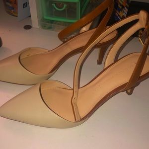 pointed toe short heels! about 2 inch heels that came straight out of the 90s!